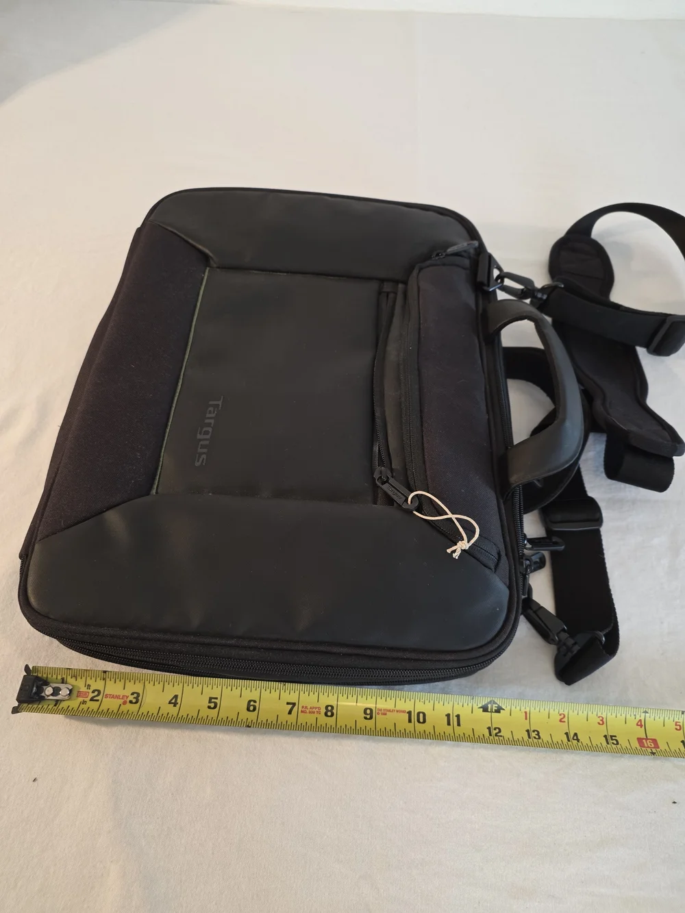 Targus Black Laptop Briefcase with Shoulder Strap